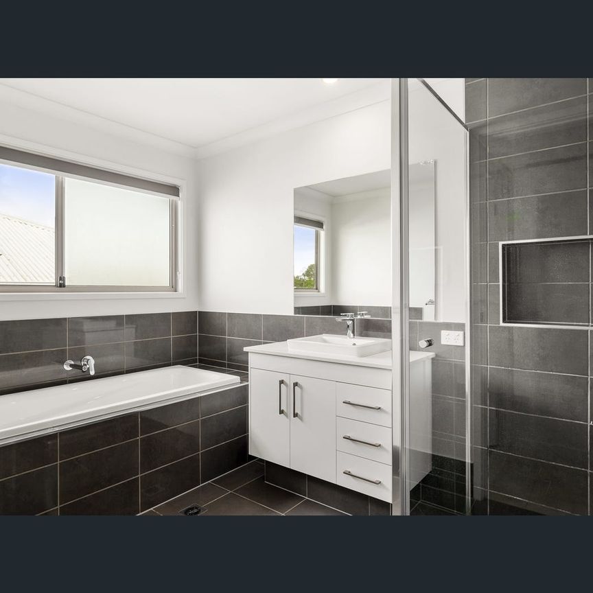 47 Parksedge Street, Upper Kedron, Qld 4055 - Photo 1