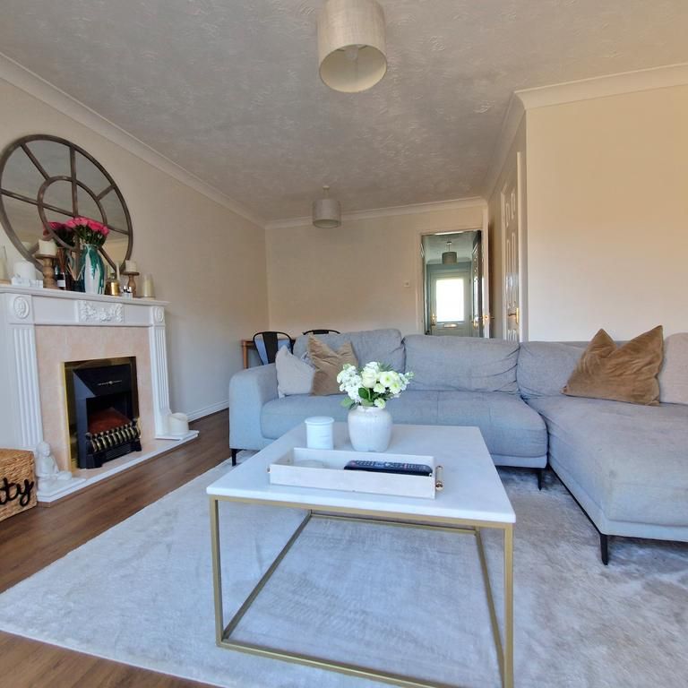 3 bedroom townhouse to rent - Photo 1