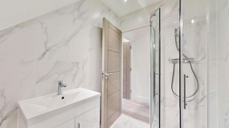 5 bedroom semi-detached house to rent - Photo 4