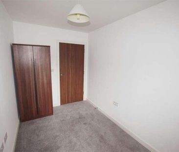 Shearwater Drive, West Hendon, London, NW9 - Photo 2