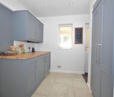 3 bedroom semi-detached house to rent - Photo 6