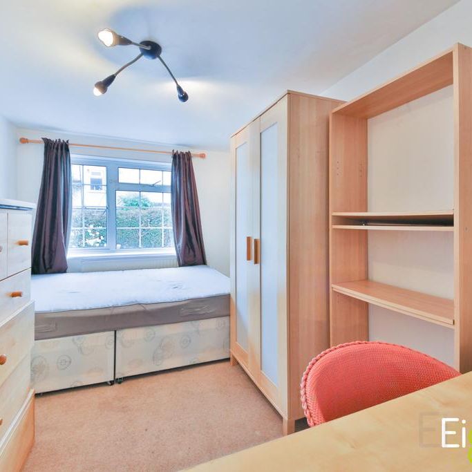 4 bedroom terraced house to rent - Photo 1