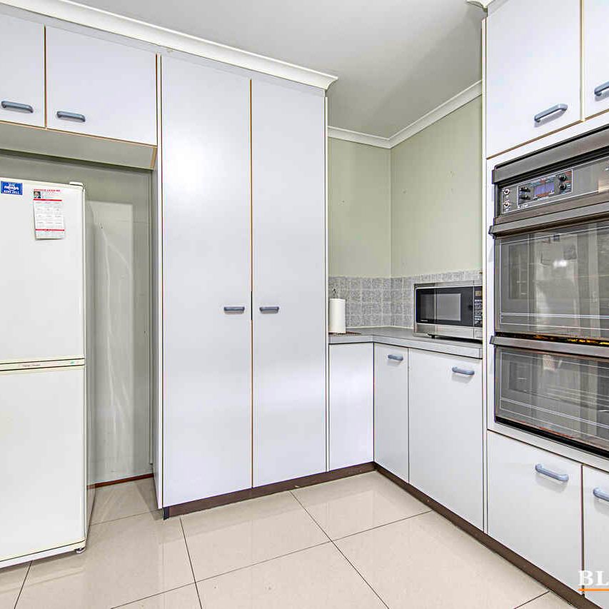 Spacious three bedroom home - Photo 1