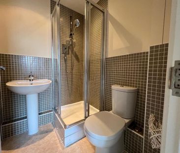 2 bedroom flat to rent - Photo 4