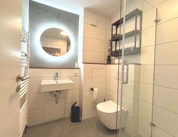 Hochwertig möblierte 2-Zimmer-Wohnung mit modernster Technik in Bestlage! - ggf. mit TG-Stellplatz! - Foto 1