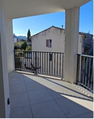 location Appartement T3 DE 67.32m² À BRIGNOLLES - Photo 5