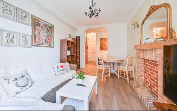 1 Bed Flat, Peters Court, W2 - Photo 1