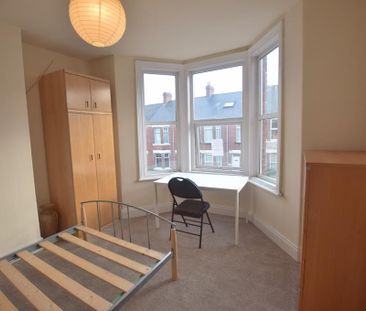 3 bedroom flat to rent - Photo 6