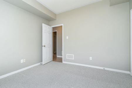 For Lease - 3050 Erin Centre Boulevard Unit# 160, Mississauga, Ontario - Photo 3