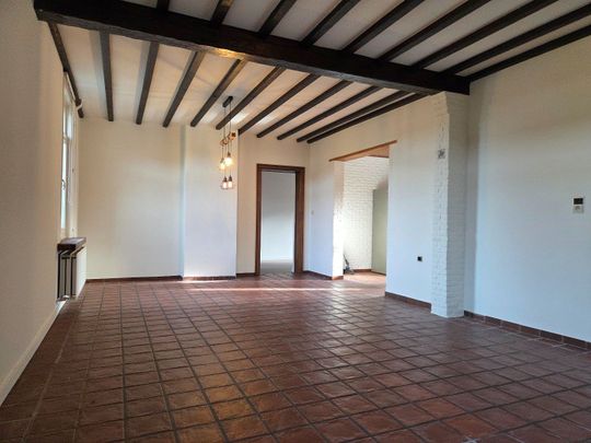 Woning met 3 slpks, schuur met 3 stallen en weiland op 2.288 m² nabij Geel-centrum ! - Foto 1