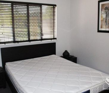 Fully furnished 1bed 1bath 1car, located at the entrance to UQ - Photo 1