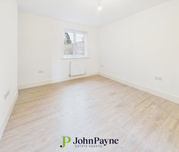 Warwick Road, Coventry, West Midlands, CV3 6AG - Photo 4