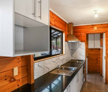 Three bedroom home! - Photo 1
