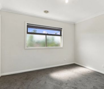 2 BEDROOM TOWNHOUSE FOR RENT IN ST ALBANS - Photo 6