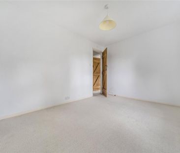2 bedroom semi-detached house to rent - Photo 6
