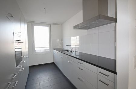 einzigartig, grosszügig, schön, modern - 3.5 ZWG per 01.02.2027 - Photo 3