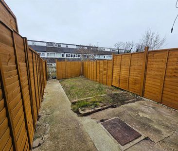 Berwyn Close, Basingstoke, Hampshire, RG22 - Photo 5