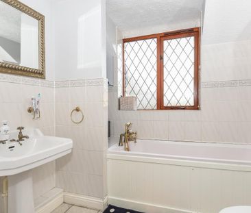 5 bedroom detached house to rent - Photo 6