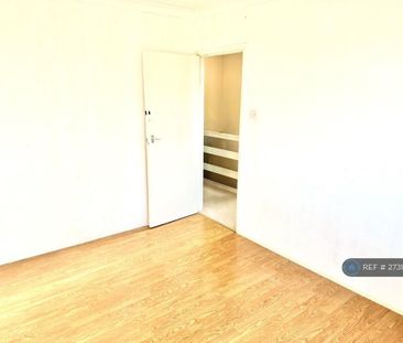 3 bedroom maisonette to rent - Photo 4