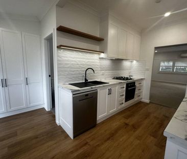 2-BEDROOM COMFORT IN PRIME LOCATION! - Photo 1