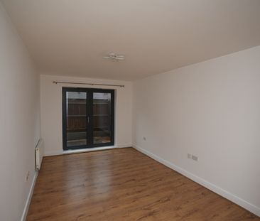 Studio Flat, Invito House, IG2 - Photo 1