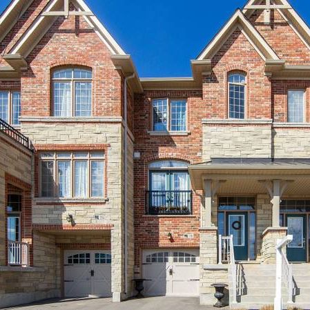 4 Beds 3 Baths Townhouse for Rent in Vaughan - Photo 1