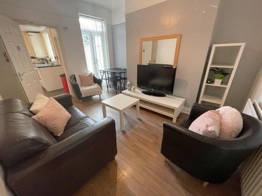 3 bedroom terraced house to rent - Photo 1