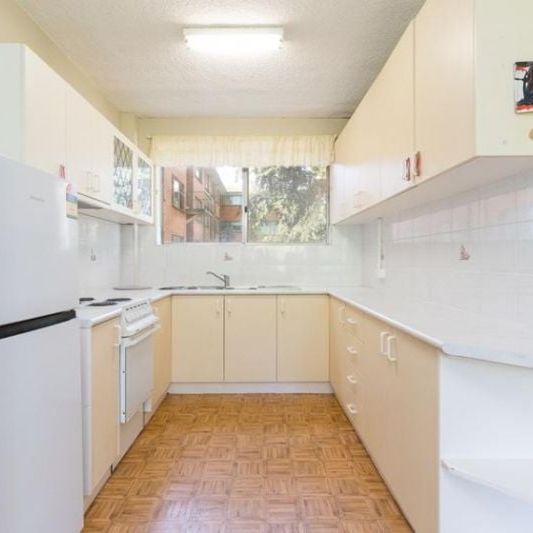 2/74-80 Collett Street, Queanbeyan - Photo 1