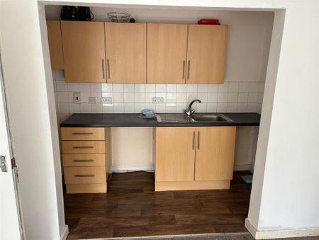 2 bedroom flat to rent - Photo 4