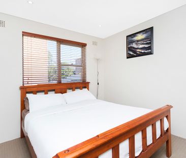 Cosy Living in Great Location - Photo 2
