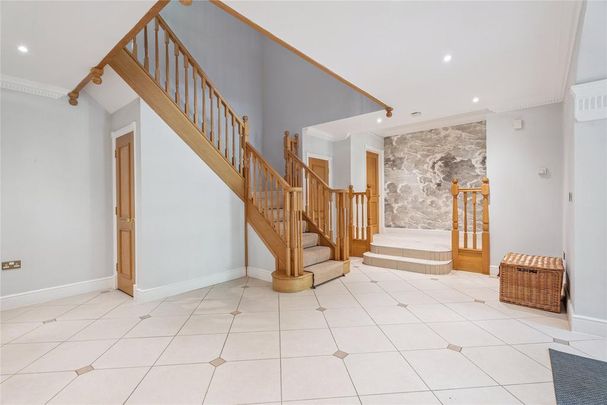 5 bedroom detached house to rent - Photo 1