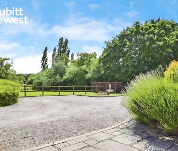 2 bedroom detached bungalow to rent - Photo 1
