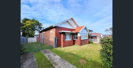 3Bed house with prime location at a quiet street. - Photo 3