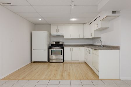 Keets Dr & Wickham Dr (Basement), Coquitlam - Photo 2