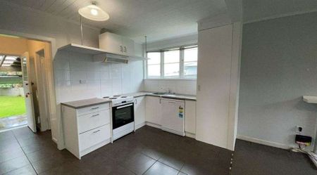 3 Bedrooms in Hikurangi - Photo 3