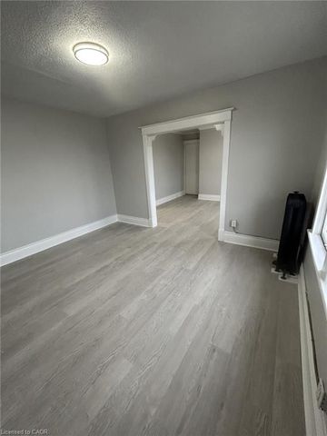 For Lease - 983 Main Street Unit# 6, Hamilton, Ontario - Photo 4