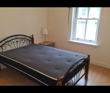 2 Bed Flat, Stockwell Road, SW9 - Photo 4