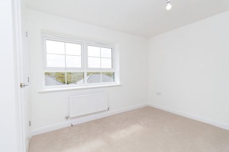 3 bedroom semi-detached house to rent - Photo 5