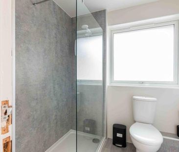 10 bedroom flat share to rent - Photo 3