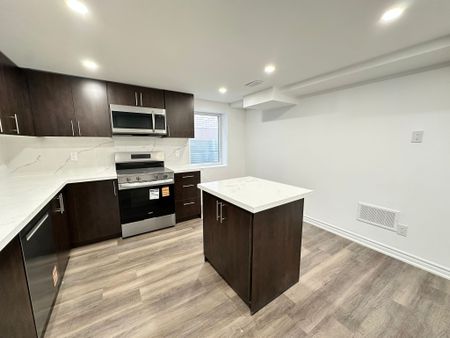 For Lease - 17 Tamarisk Drive Unit# Lower, Toronto, Ontario - Photo 2