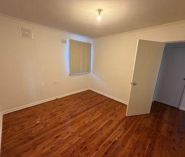 Freshly Painted home - Photo 5