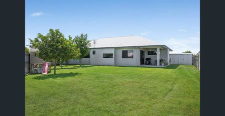 MODERN 4 BEDROOM HOME IN BOHLE PLAINS + MEDIA ROOM + CORNER BLOCK! - Photo 5