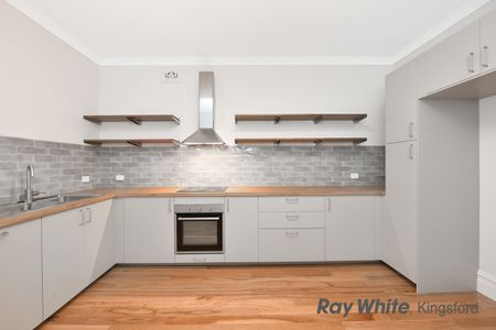 Charming Renovated Freestanding Two Storey Terrace - Photo 3