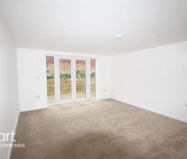 2 bedroom semi-detached house to rent - Photo 6