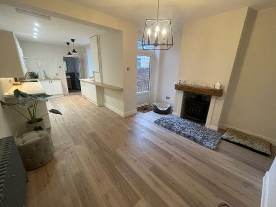 Chesterfield Road, Baffins - Photo 1