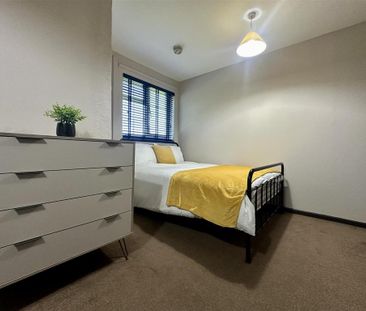 1 bedroom in a house share to rent - Photo 5