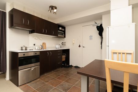 A Must See, with Carpark! - Photo 5