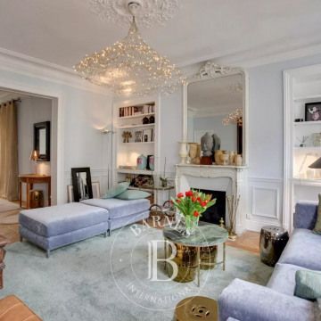 Appartement • Enfants Rouges - Photo 1