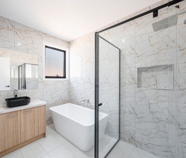 LUXURY LIVING IN SUNBURY - Photo 2