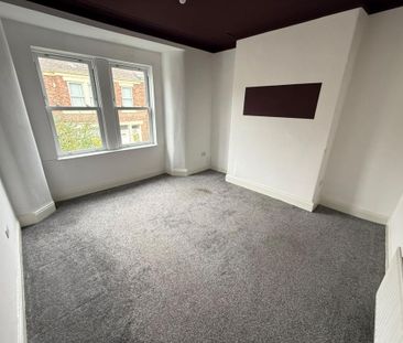 3 bedroom flat to rent - Photo 2